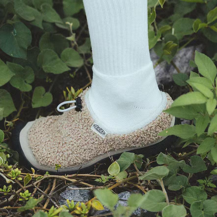 KEEN HOWSER III SLIDE｜戶外機能小羊蹄麵包鞋