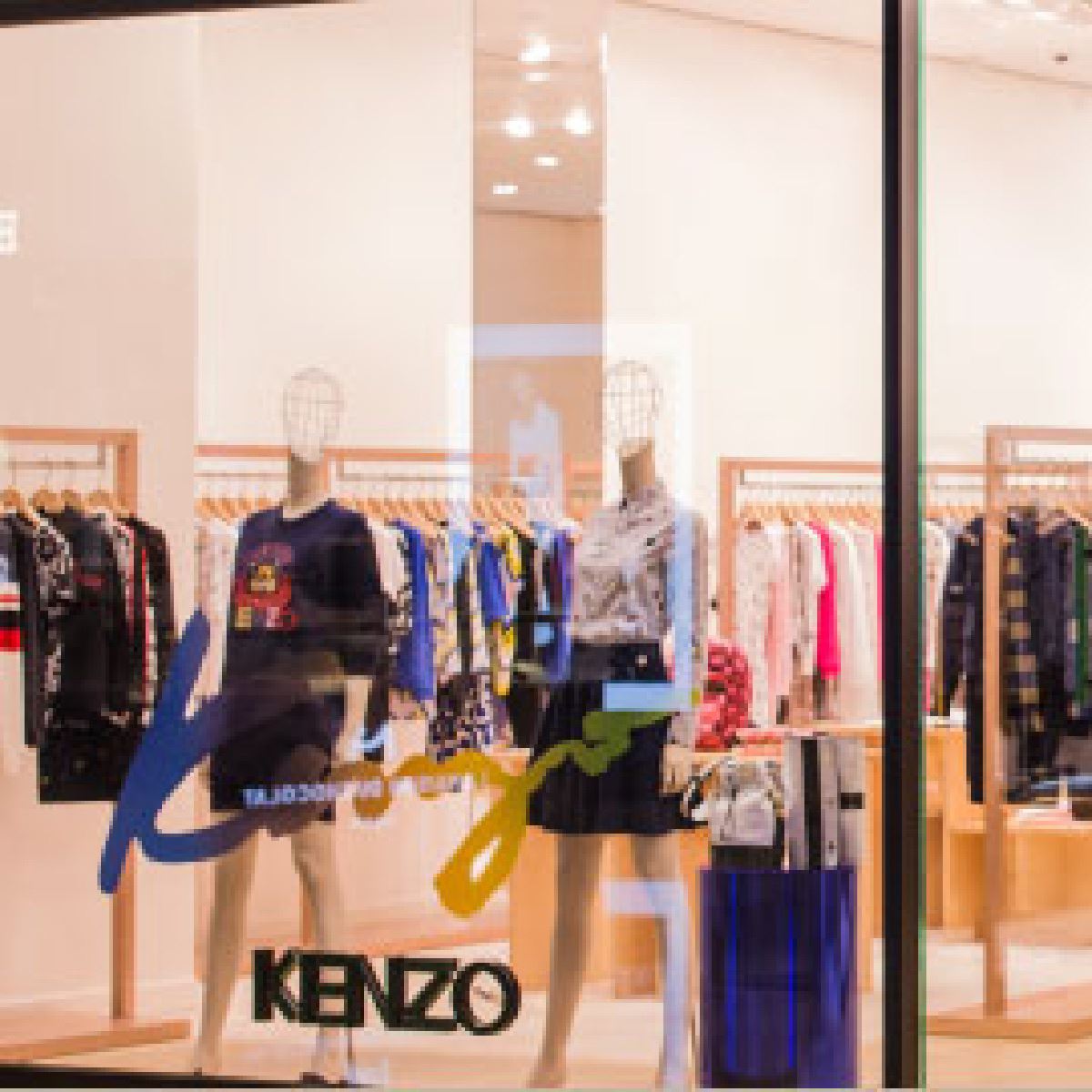 <p>Kenzo franchisee store was expanded to the upscale One Central Macau shopping mall.</p>