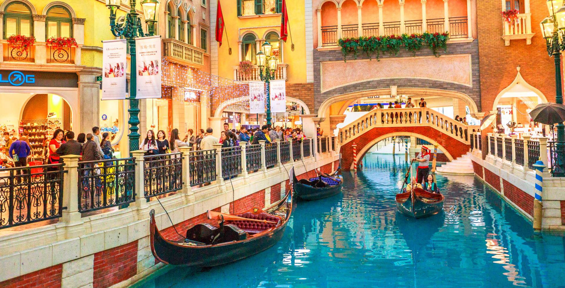 <p>Further franchise expansion of Harmont &amp; Blaine, Munsingwear, and Diesel at Venetian Macau.</p>
<p>Our self-developed large-scale children store, the only themed children&rsquo;s kingdom &ndash; Kid&rsquo;s Cavern with an area of 35,000 sq. ft. was opened in Sands Shoppes Macau.</p>